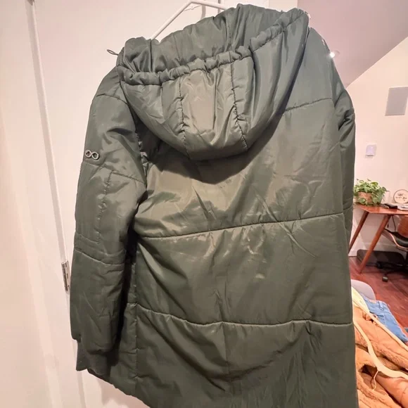 Modern Eternity Olive Green Quilted Puffer Coat. Good for maternity - Picture 4 of 4